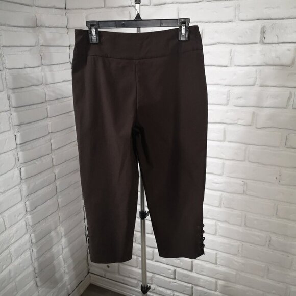 Denver Hayes Ladies Size 6 Dark Brown Pull On Style Capri Pants - Picture 2 of 9